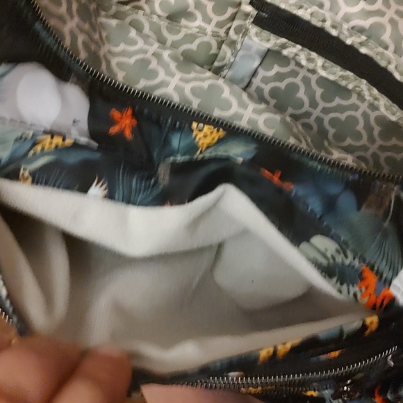 (SALE) Lug purse - Picture 8 of 12